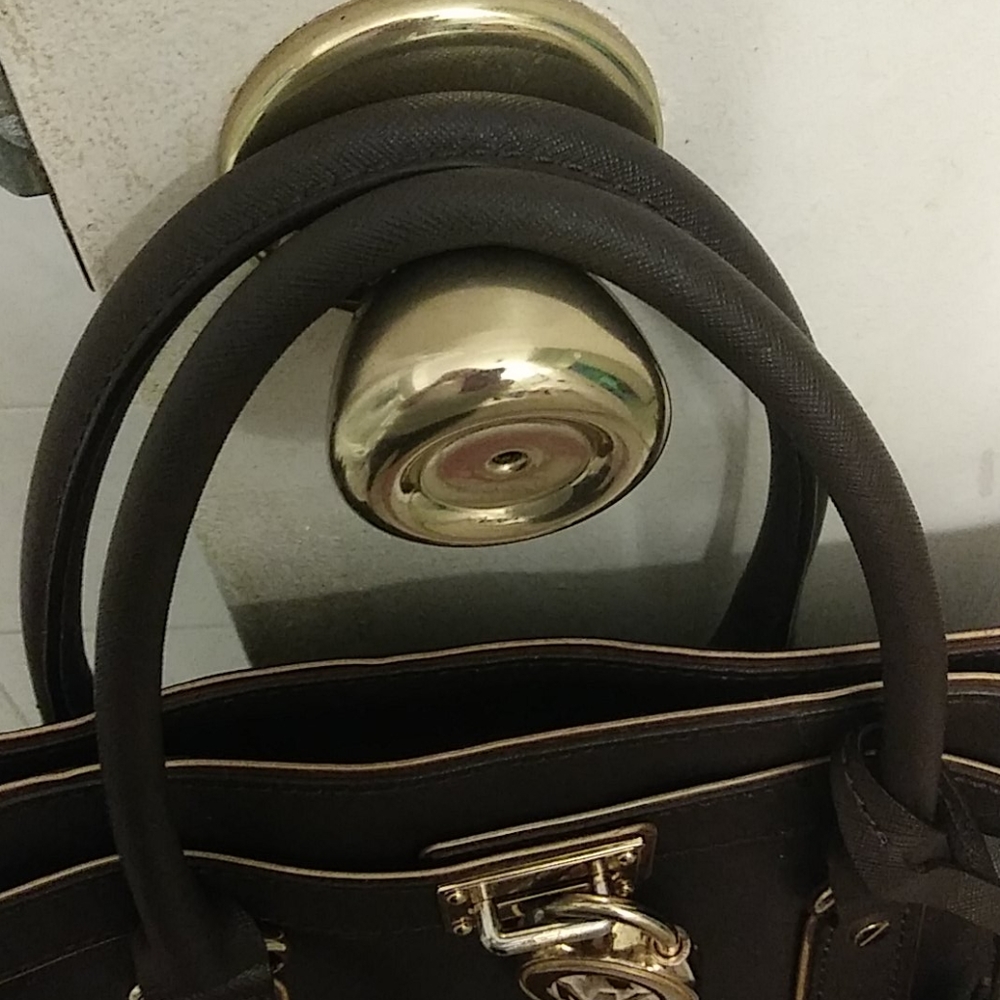 Michael Kors Brown leather shoulder bag - Picture 14 of 16
